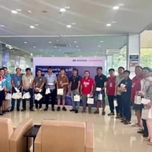 Hình ảnh hoạt động tư vấn xe tại Long An